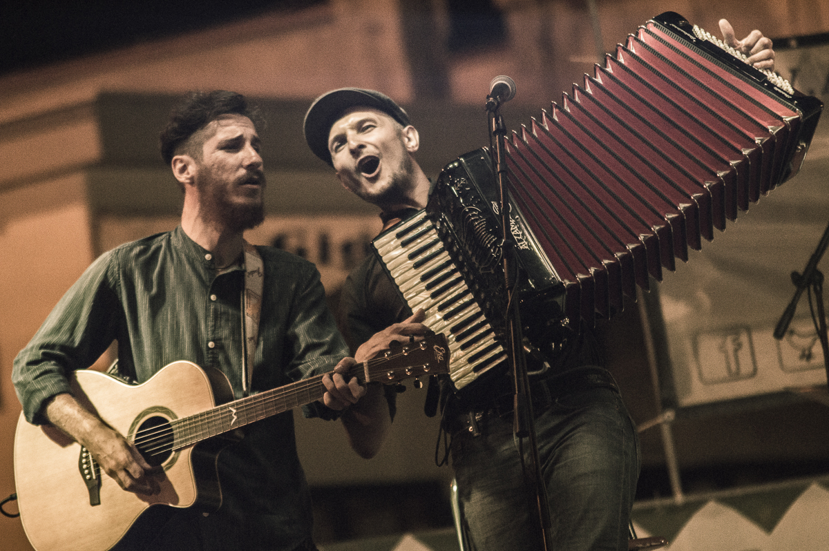 Concerto balfolk rock ALZAMANTES all'Isola del Giglio (GR)